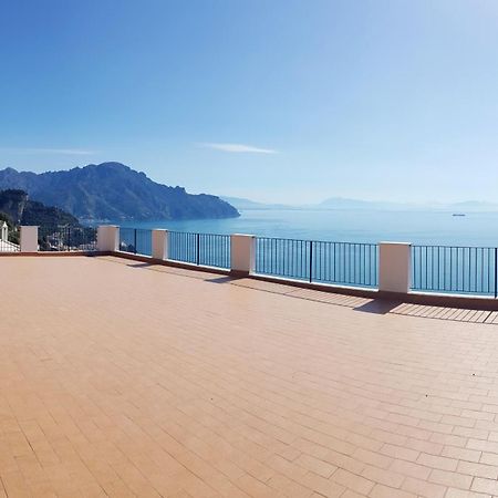 Amalfi Hills Aparthotel Luaran gambar