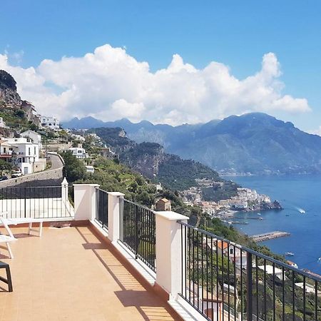 Amalfi Hills Aparthotel Luaran gambar