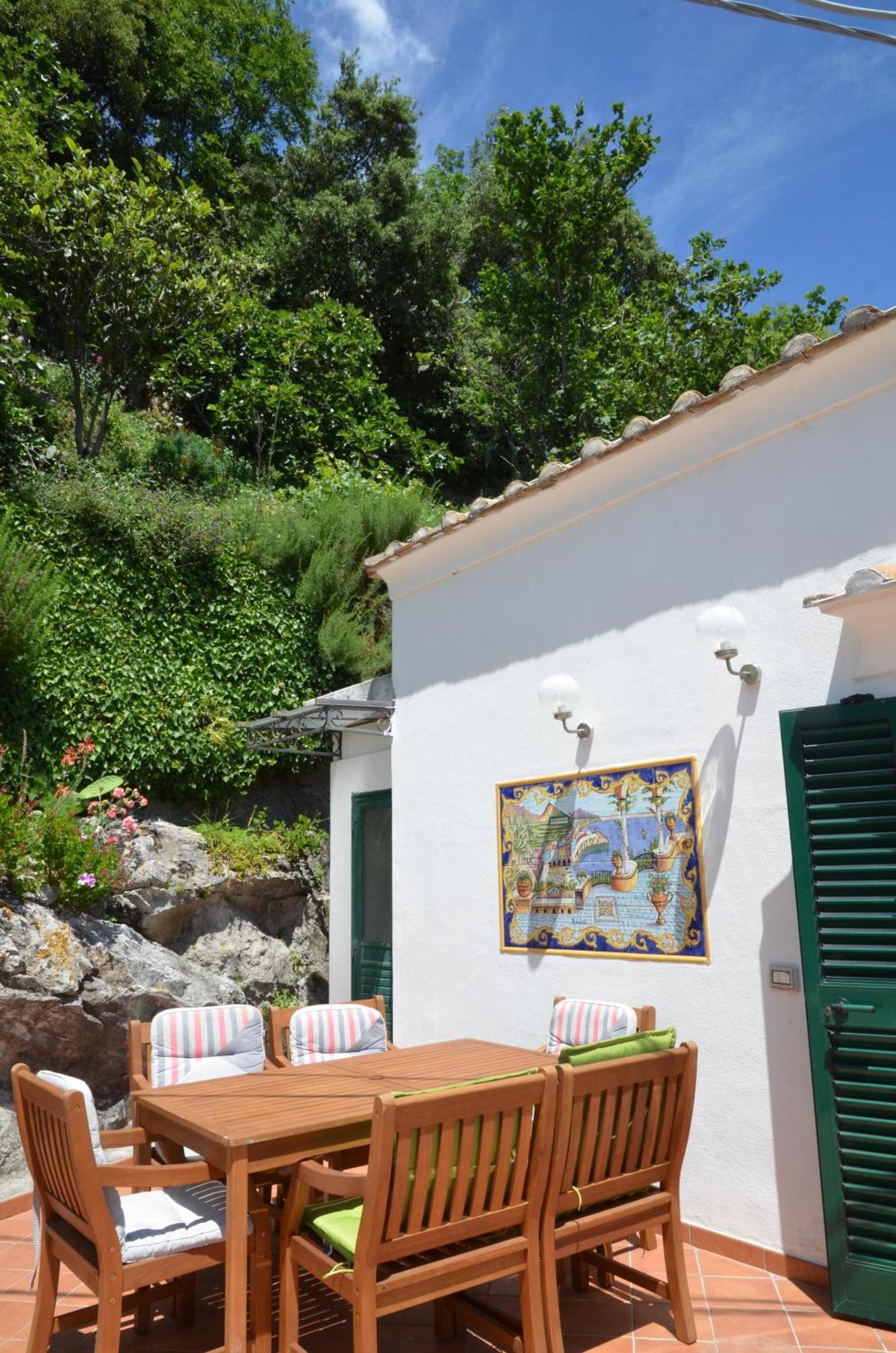 Amalfi Hills Aparthotel Bilik gambar