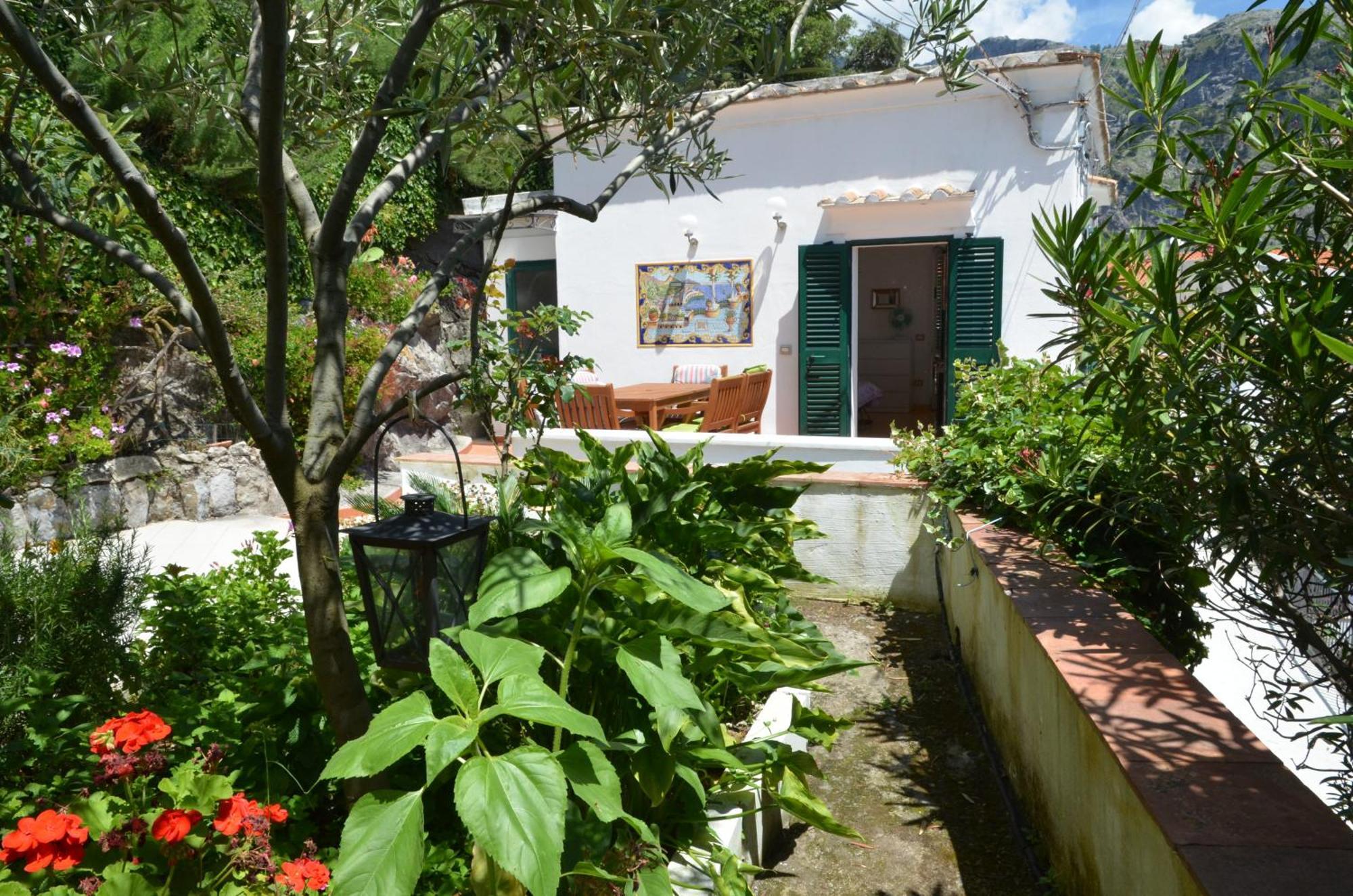 Amalfi Hills Aparthotel Bilik gambar